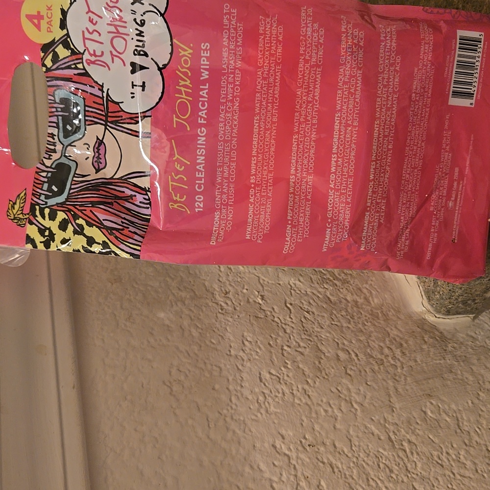 Betsey Johnson Collagen Cleansing Facial Wipes - Vibrant Multicolor New 4 pack - Picture 2 of 4